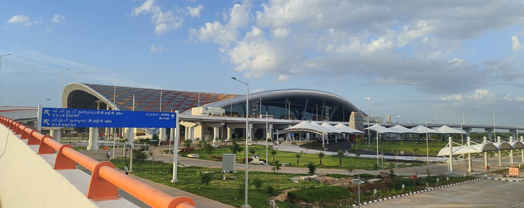Being located near an airport ensures exposure to business travelers, tourists, and international visitors who seek shopping, dining, and essential services.